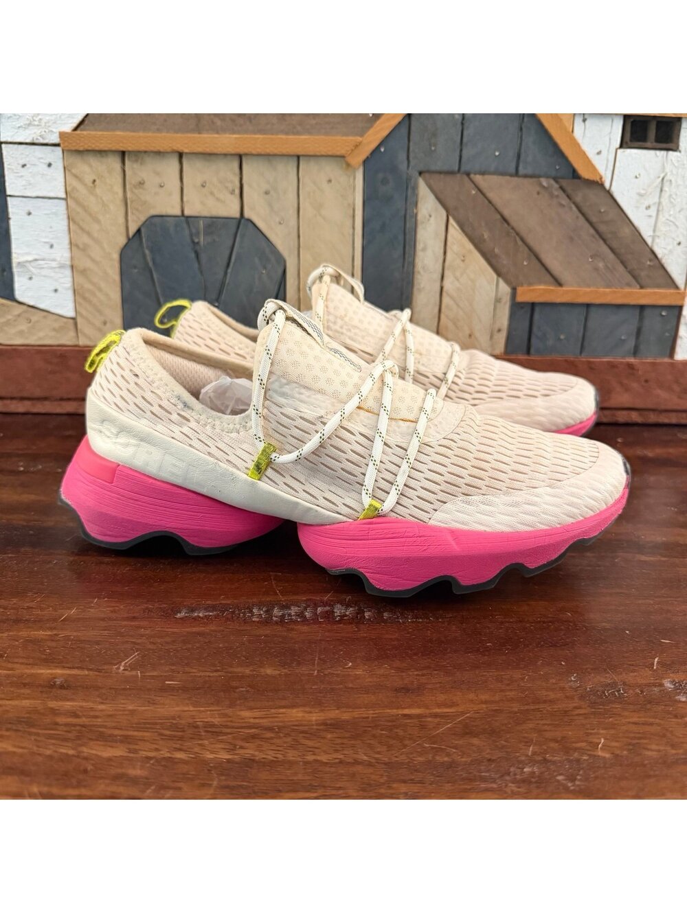 Sorel Kinetic Impact Lace Sneakers Cream Off White Pink Women's Size 6.5